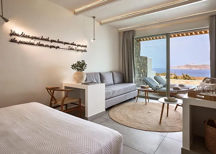 Milos Sea آداماس