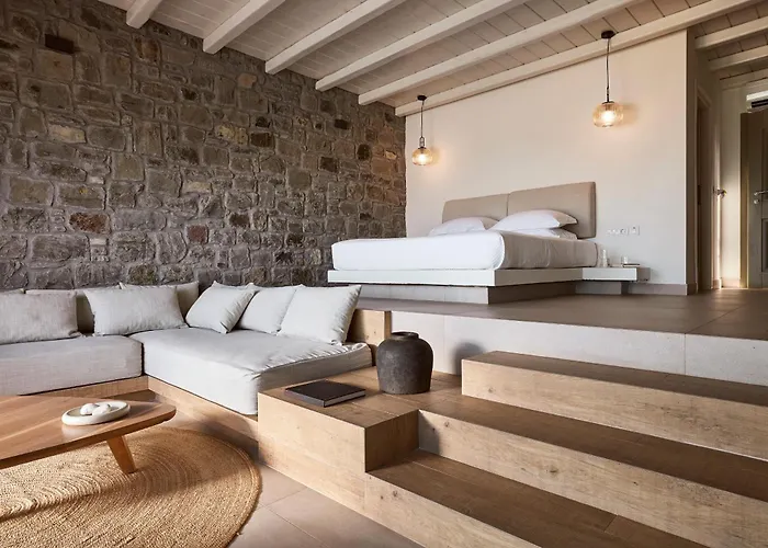 Milos Sea فندق 4*