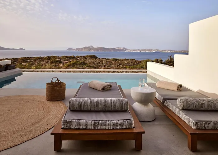 Milos Sea آداماس